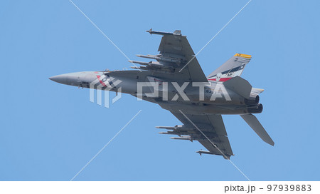アメリカ海軍F/A-18Fスーパーホーネット上昇 97939883