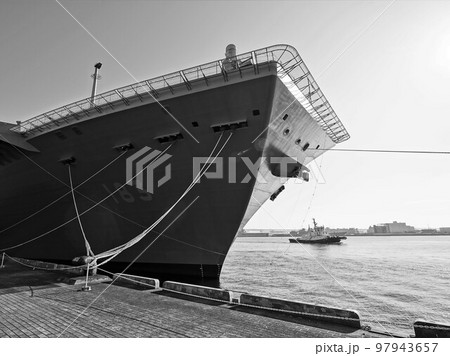 停泊中の戦艦 97943657