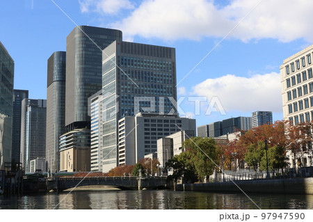 大阪府大阪市北区にある中之島の風景 97947590