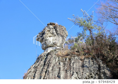 大谷公園の天狗の投げ石／栃木県宇都宮市 97948429
