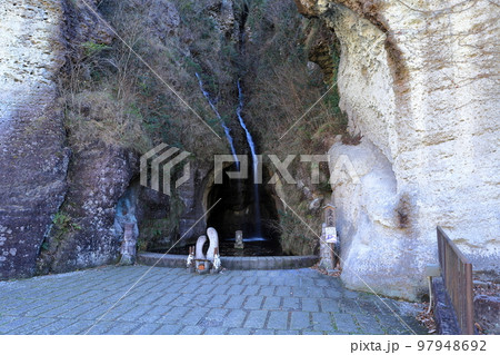 太谷資料館の敷地内にある愛の泉／栃木県宇都宮市 97948692