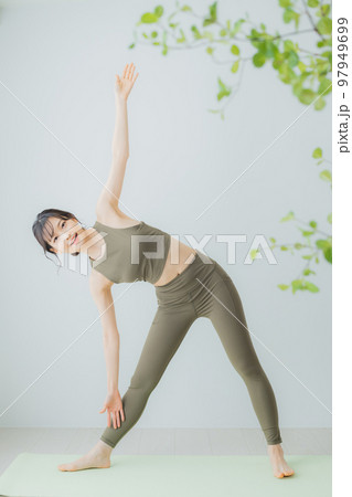 ヨガ　エクササイズ 97949699