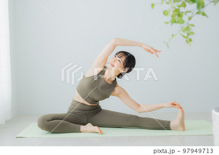 ヨガ　エクササイズ 97949713