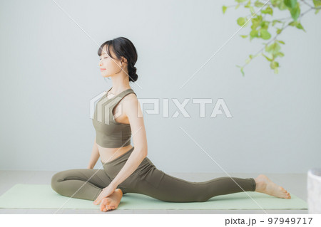 ヨガ エクササイズ ヨガ エクササイズ 97949717