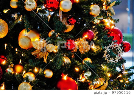 クリスマスツリーの飾り クリスマスツリーの飾り 97950516