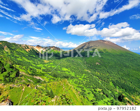 活火山・浅間山の夏 97952182