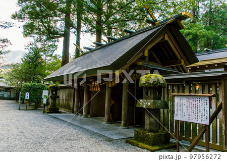 朝のきれいな景色と天岩戸神社 97956272