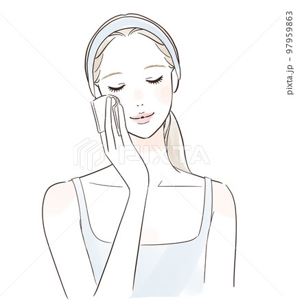 コットンでお肌のお手入れをする笑顔の女性 コットンでお肌のお手入れをする笑顔の女性 97959863