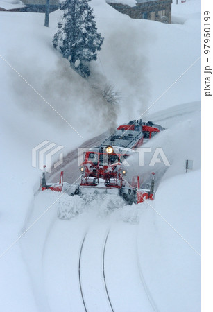 米坂線　羽前松岡ー伊佐領　JR東日本　DD14-317＋DE10-1680（長岡）　特雪 97960199