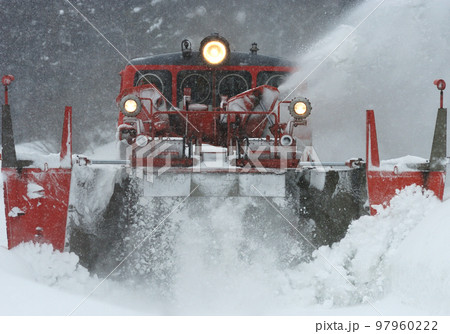 米坂線　羽前松岡ー伊佐領　JR東日本　DD14-317＋DE10-1680（長岡）　特雪 97960222