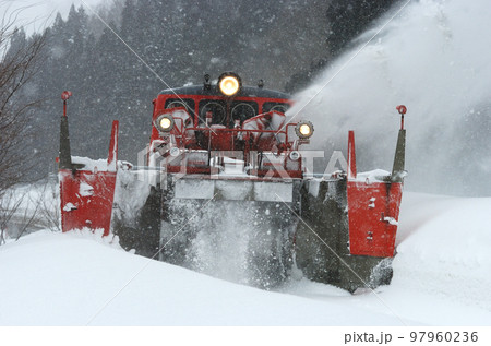 米坂線　羽前松岡ー伊佐領　JR東日本　DD14-317＋DE10-1680（長岡）　特雪 97960236