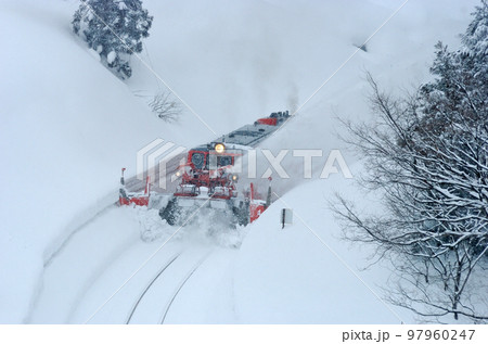 米坂線　羽前松岡ー伊佐領　JR東日本　DD14-317＋DE10-1680（長岡）　特雪 97960247