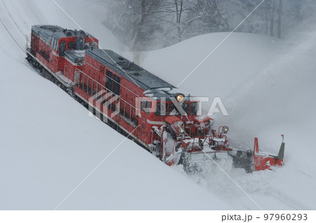 米坂線　羽前松岡ー伊佐領　JR東日本　DD14-317＋DE10-1680（長岡）　特雪 97960293