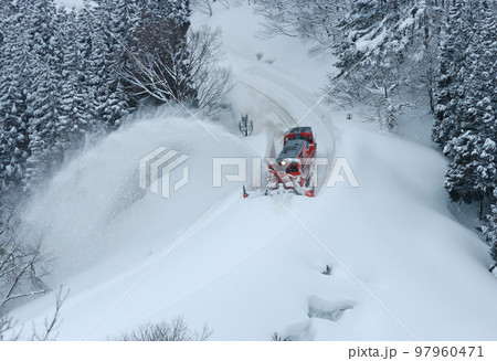 米坂線　羽前松岡ー伊佐領　JR東日本　DD14-317＋DE10-1680（長岡）　特雪 97960471