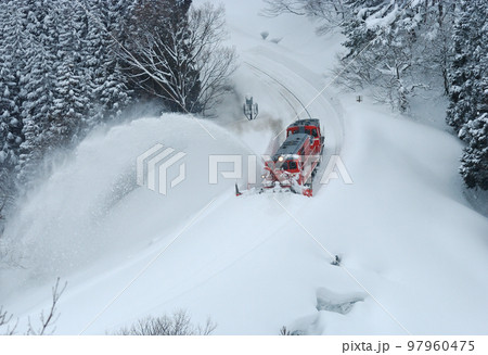 米坂線　羽前松岡ー伊佐領　JR東日本　DD14-317＋DE10-1680（長岡）　特雪 97960475