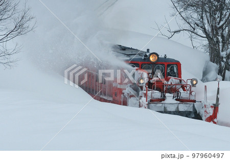 米坂線　羽前松岡ー伊佐領　JR東日本　DD14-317＋DE10-1680（長岡）　特雪 97960497