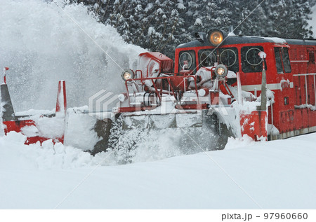 米坂線　羽前松岡ー伊佐領　JR東日本　DD14-317＋DE10-1680（長岡）　特雪 97960660