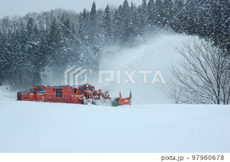 米坂線　羽前松岡ー伊佐領　JR東日本　DD14-317＋DE10-1680（長岡）　特雪 97960678