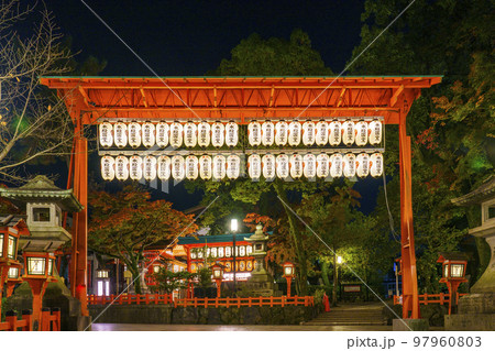 八坂神社 本殿国宝奉祝 夜景 八坂神社 本殿国宝奉祝 夜景 97960803
