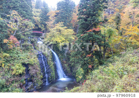 山形県 秋の銀山温泉 山形県 秋の銀山温泉 97960918