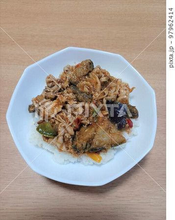 家庭の麻婆茄子丼 家庭の麻婆茄子丼 97962414