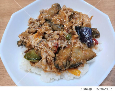 家庭の麻婆茄子丼 97962417
