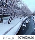 日本にある川と雪 日本にある川と雪 97962980
