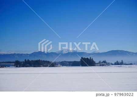 冬の寒い朝 早池峰山 97963022