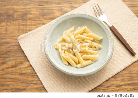 手作りのゴルゴンゾーラソースペンネ 手作りのゴルゴンゾーラソースペンネ 97963585