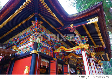 三峯神社 神社 秩父三社 拝殿 漆塗り 三峯神社 神社 秩父三社 拝殿 漆塗り 97965579