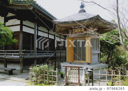 豊臣秀次が築いた近江八幡山城本丸跡の瑞龍寺【村雲御所】滋賀県近江八幡市 豊臣秀次が築いた近江八幡山城本丸跡の瑞龍寺【村雲御所】滋賀県近江八幡市 97966265