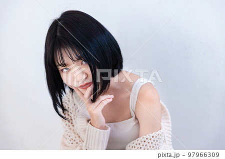 女性ポートレート 女性ポートレート 97966309