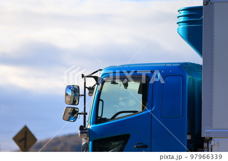 物流トラック　イメージ 97966339