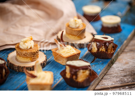 Party dessert Party dessert 97968511