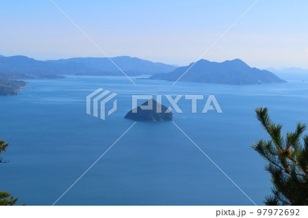 【広島県】宮島ロープウェイの獅子岩駅展望台から見える景色 97972692