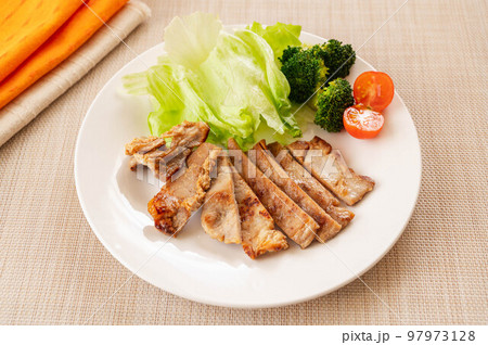 家庭料理 ポークソテー 家庭料理 ポークソテー 97973128