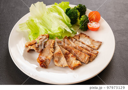 家庭料理　ポークソテー 97973129