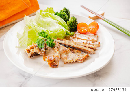 家庭料理　ポークソテー 97973131