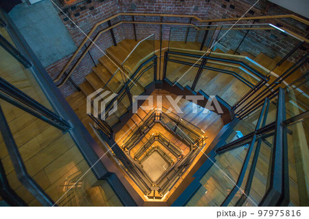 東京駅ステーションギャラリーの螺旋階段 東京駅ステーションギャラリーの螺旋階段 97975816