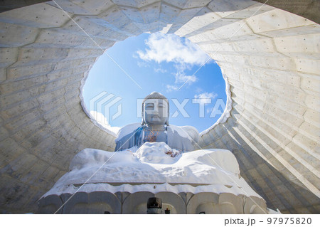 札幌の頭大仏殿　 97975820
