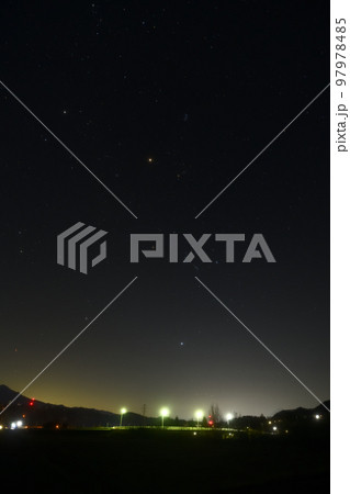 北杜市武川町、舞鶴橋の上、火星と冬のダイヤモンド 97978485
