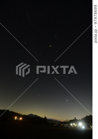 北杜市白州町、冬の大三角・冬のダイヤモンドと火星 97978699