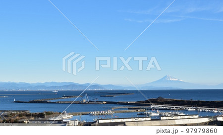 富士山と御前崎港230103am8:17 富士山と御前崎港230103am8:17 97979860