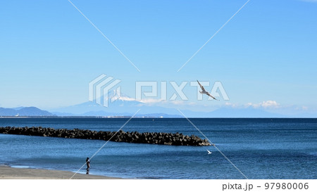 富士山と地頭方海岸230103am9:52 富士山と地頭方海岸230103am9:52 97980006