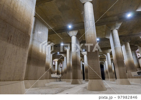 埼玉の首都圏外郭放水路　地下神殿 97982846