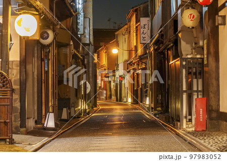 京都 先斗町・夜の歓楽街 京都 先斗町・夜の歓楽街 97983052