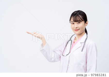 若い女性の医者(おすすめ) 若い女性の医者(おすすめ) 97983281