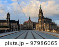 ドイツドレスデン旧市街地の風景 97986065