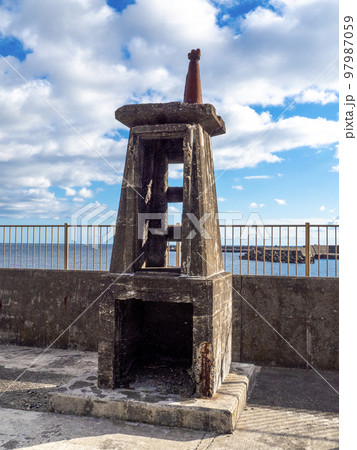 波浮港の船舶信号機（東京都大島町） 97987059