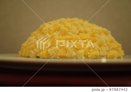 シンプルに仕上げたトルタ・ミモザ 97987442